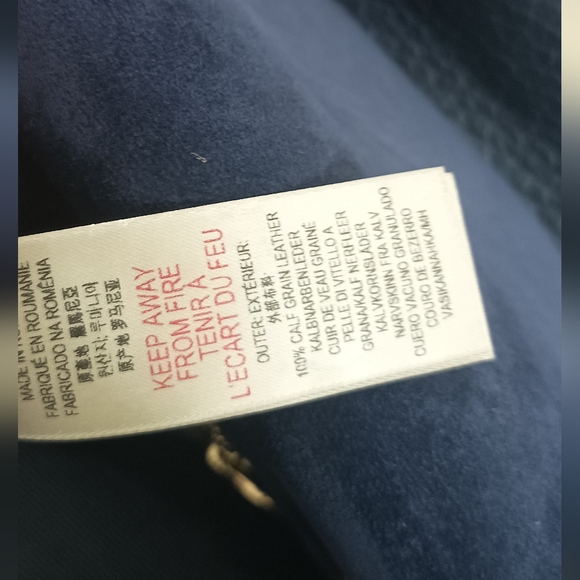 Authenticated Burberry Signature Grain Large Mildenhall Shoulder Bag in Blue - Picture 14 of 16